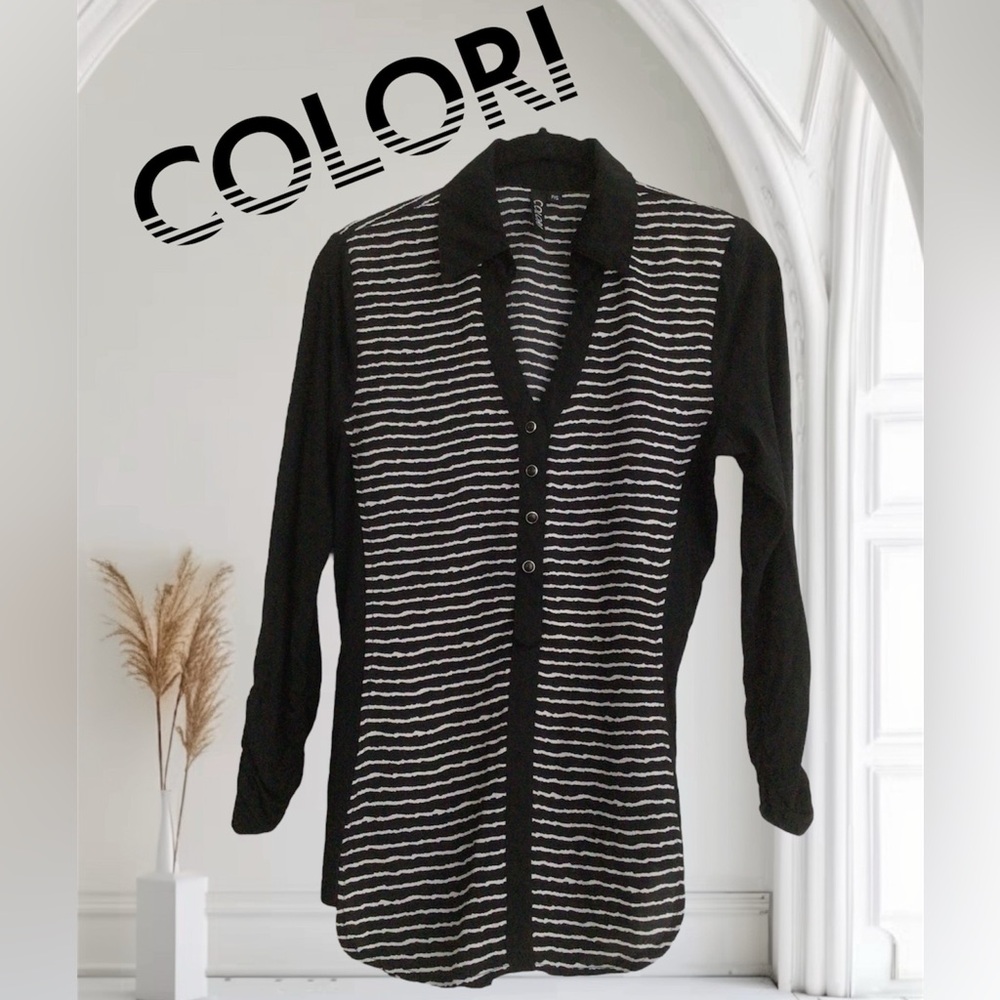 🐬Black and White Fitted Button Down Shirt with Notched Collar